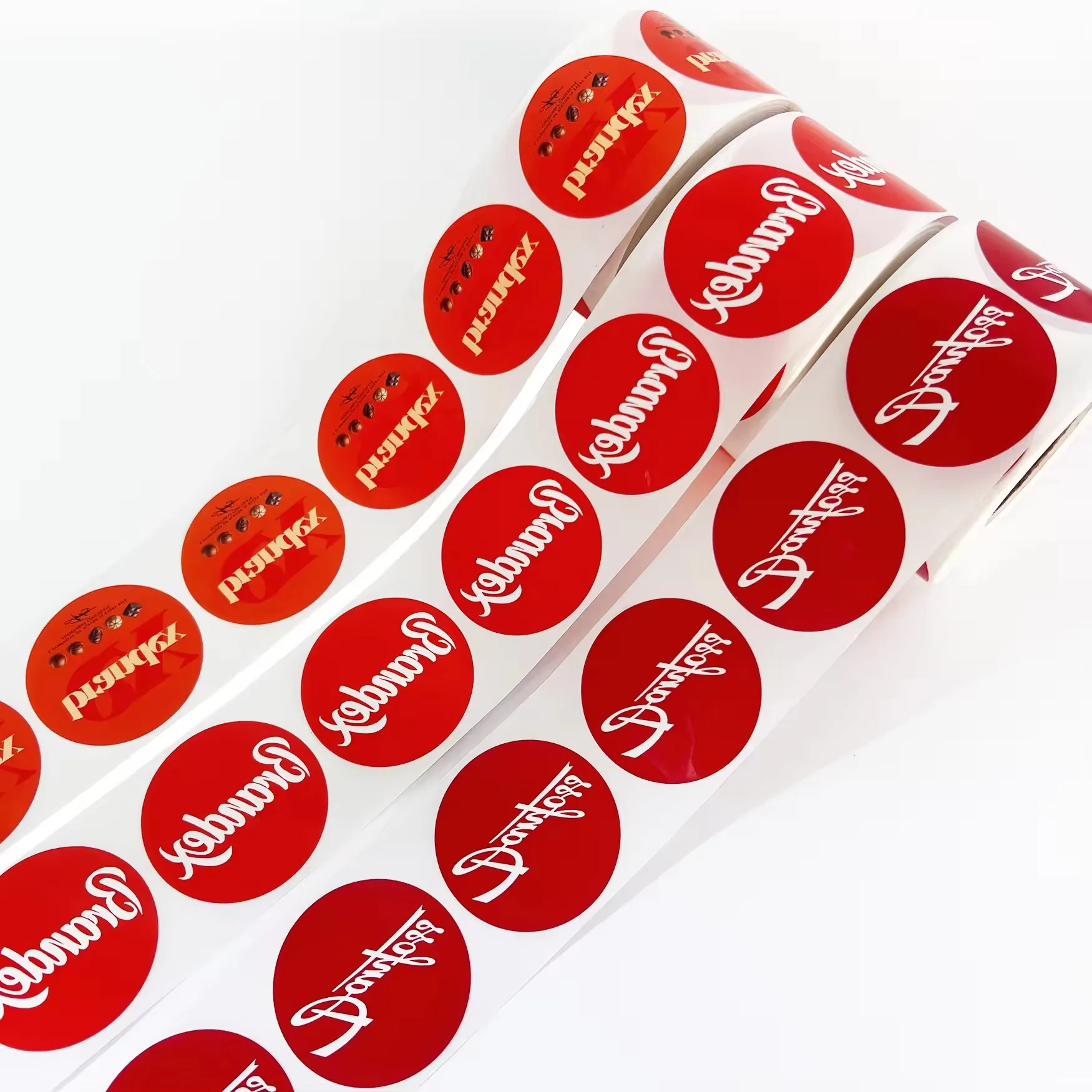 لفة ملصقات الطعام بشعار مخصص | ملصق دائري من الفينيل المقاوم للماء | ملصقات تغليف لاصقة للعلامة التجارية التجارية للختم