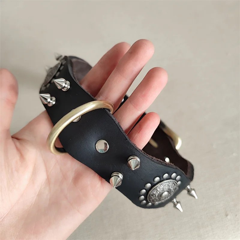 Collar de cuero resistente con púas para perros medianos y grandes - imagen 4