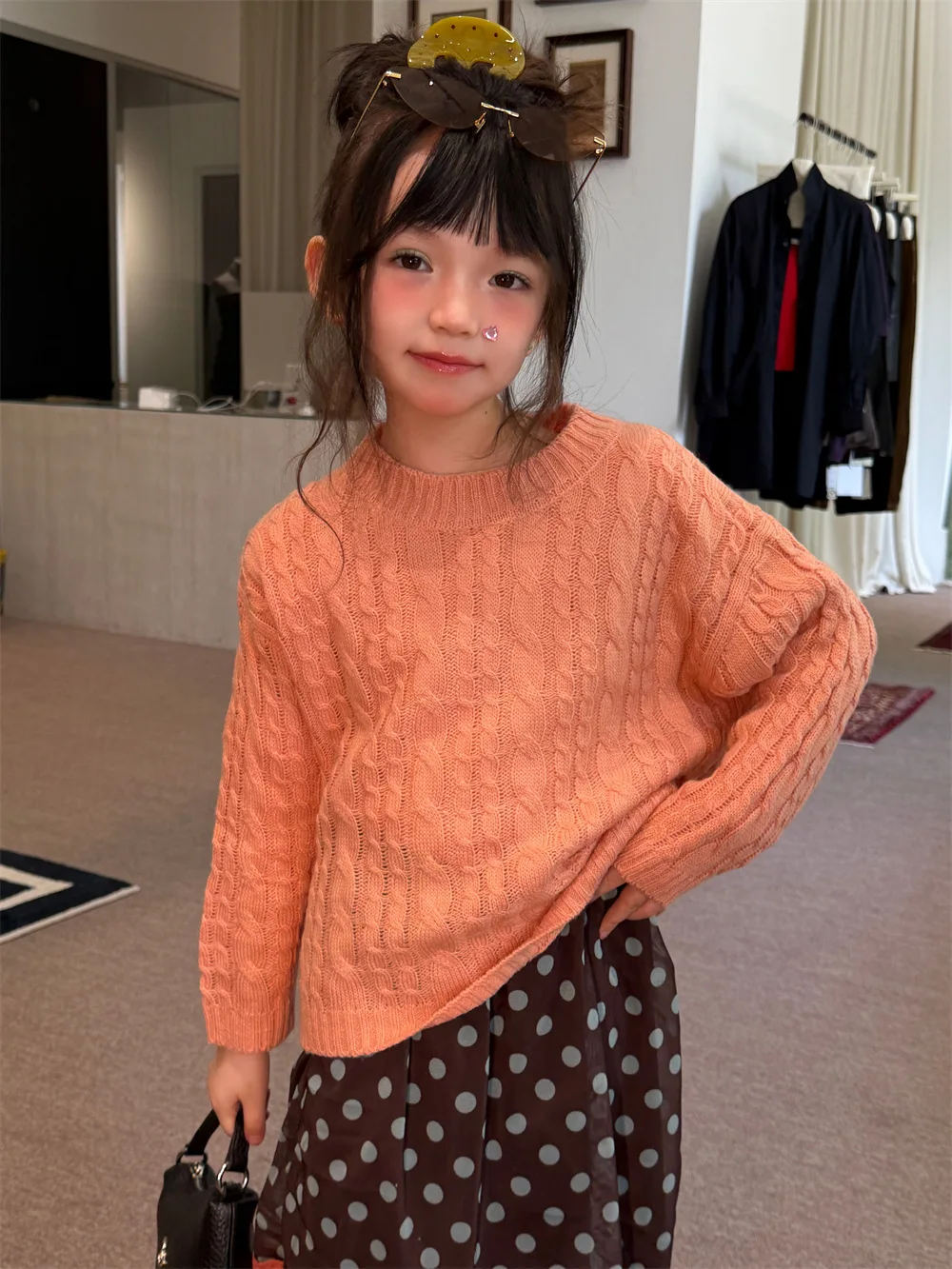 Girls' autumn and winter 2026 Korean version Fried Dough Twists pullover sweater children's retro soft waxy loose knit top