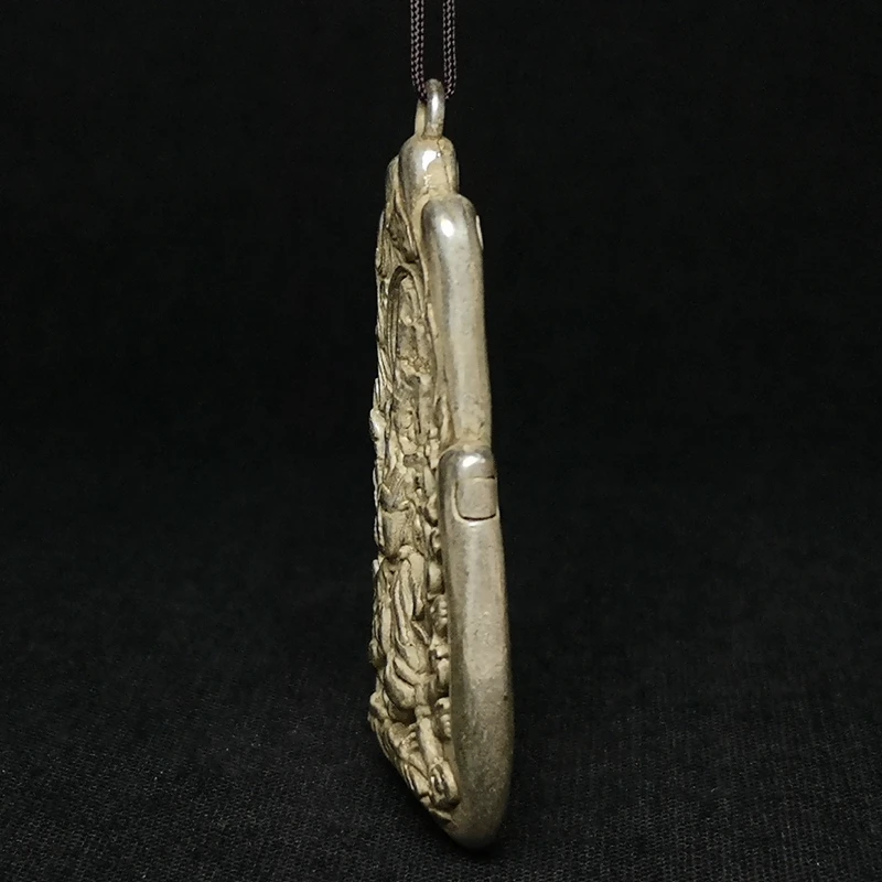 YIZHU CULTUER ART Size 5.3 cm Old Chinese Tibet Silver Carving Avalokitesvara Hand Pendant Collection