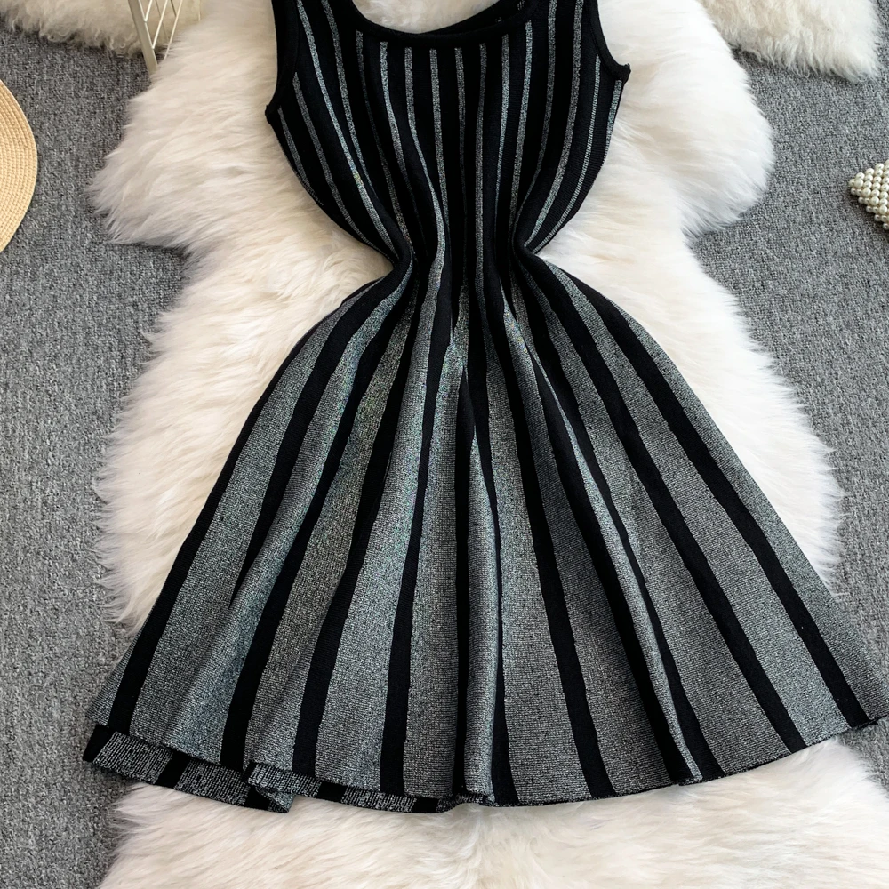 فساتين مظلة نسائية صيفية أنيقة محبوكة من REALEFT 2025 فستان قصير مثير عتيق مخطط عالي الخصر على شكل حرف a متزلج مثير للنساء