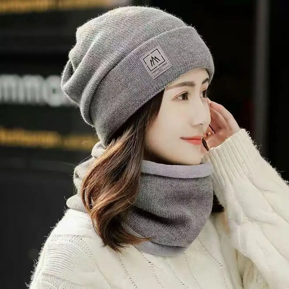 Soft Warm Cold-proof Windproof Niche Design Outdoor Sports Bomber Hat Women Hat Winter Cap Hat Scarf Set