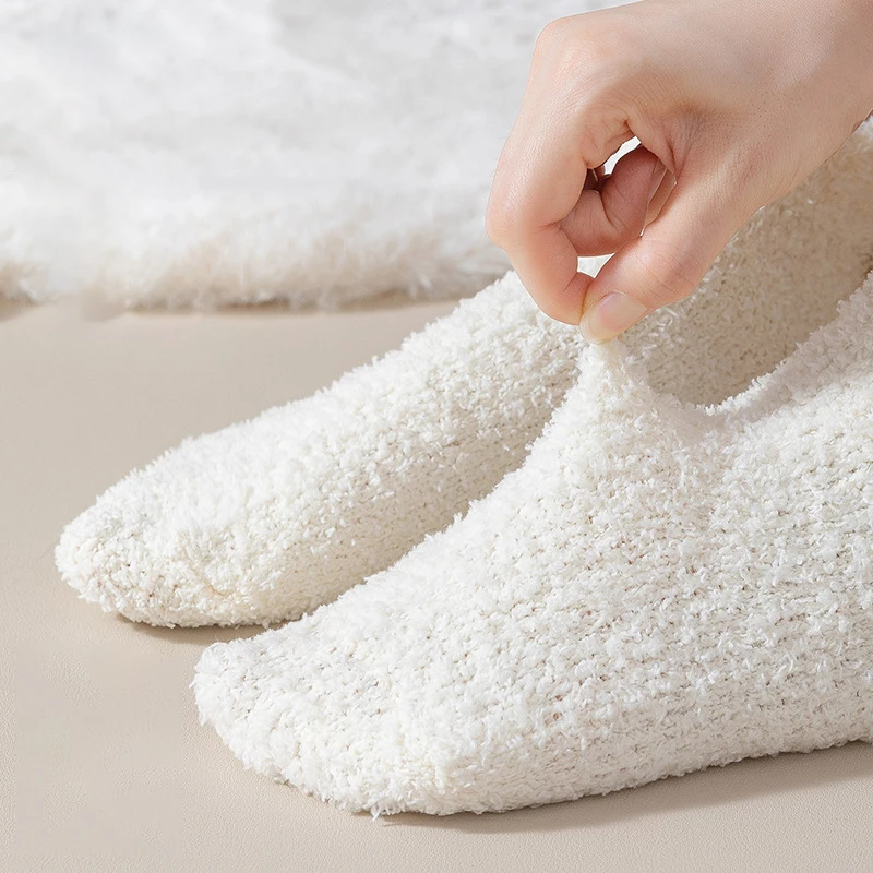 Calzini Laides Cartoon giapponese Kawaii 3D carino dolce divertente calzini alla caviglia inverno addensato caldo corallo velluto calzini da pavimento per ragazza