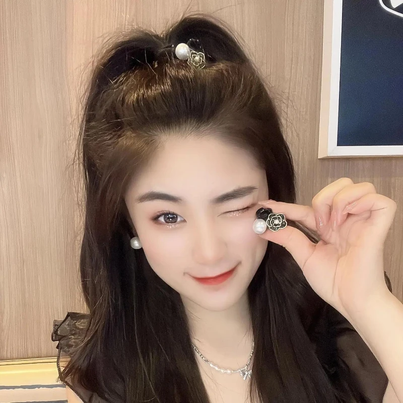 カメリアサイドプリンセスヘッド小さなグラブクリップ額前髪壊れたヘアクリップパール装飾、ミートボールヘッド小さな新しい帽子