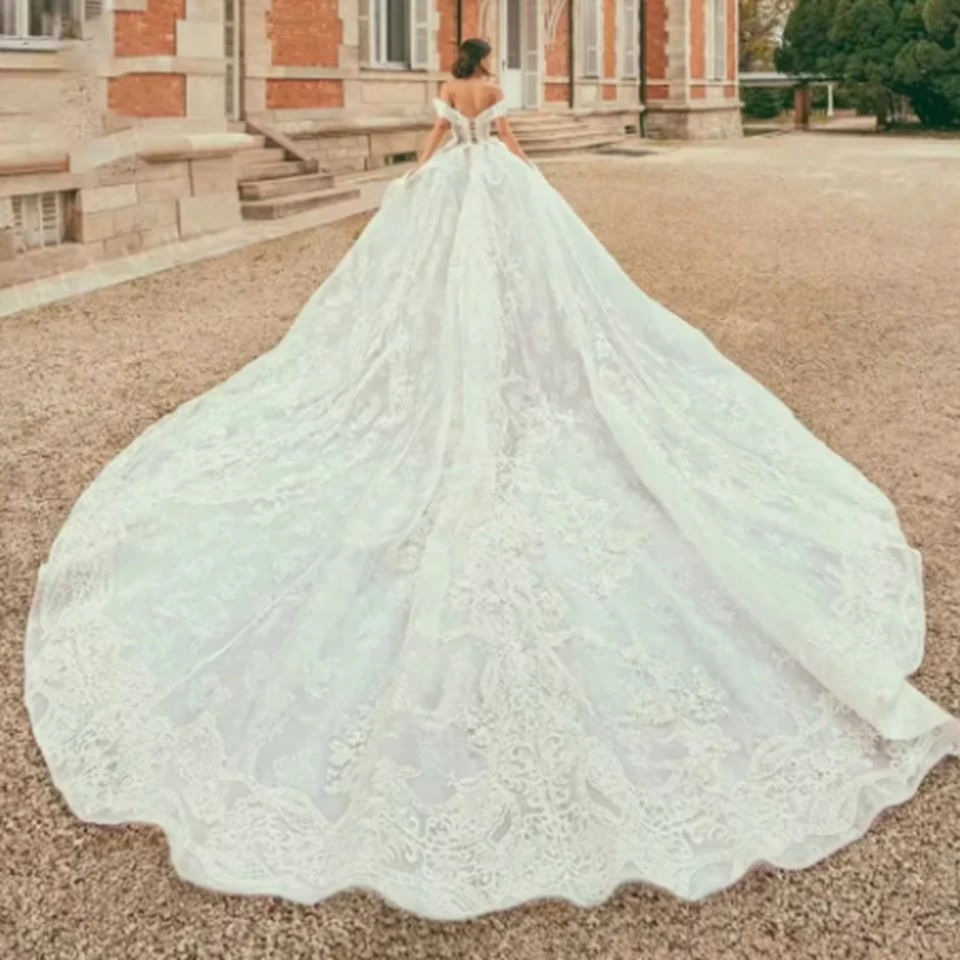 Robe De mariée élégante personnalisée, col bateau, traîne cathédrale, avec des Appliques De princesse, en dentelle, 2025