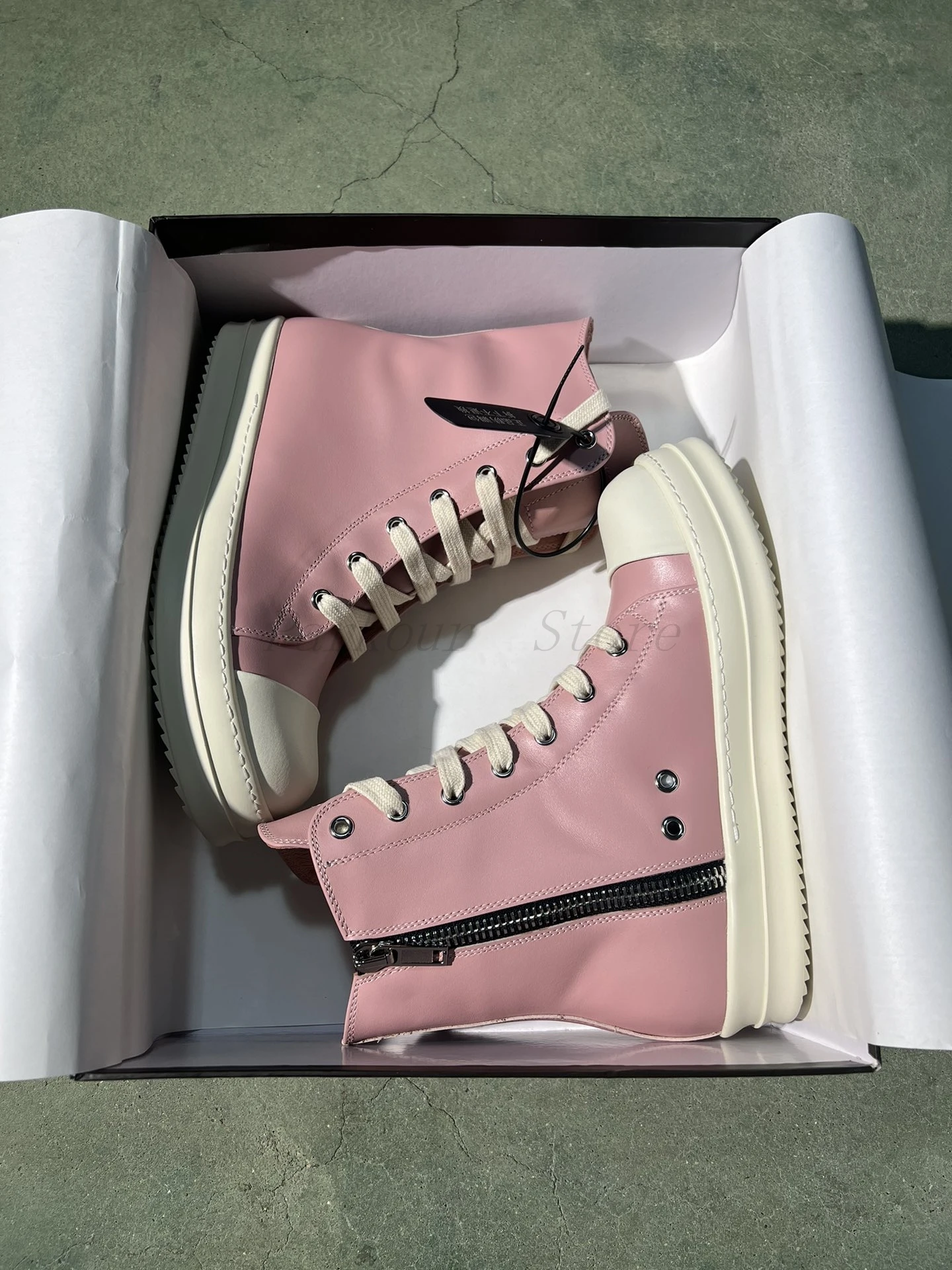

High Top Casual Shoes for Men And Women Ice Powder Top Layer Cowhide Sports Quality Fashionable Design