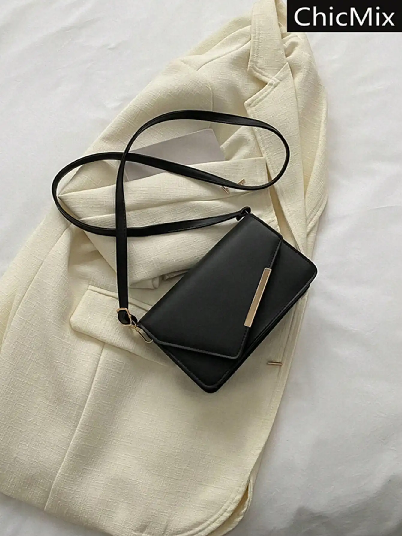 

Lightweight,Business Casual Metal Decor Flap Square Bag For Teen Girls Women College Students,Rookies & White-collar Workers Perfect for Office,College,Work ,Business,Commute,Outdoors, Travel, Outings
