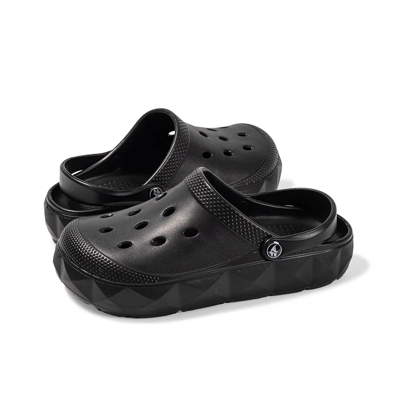 

Men's sandals and slippers with holes, suitable for both beach and casual wear, size 40-45