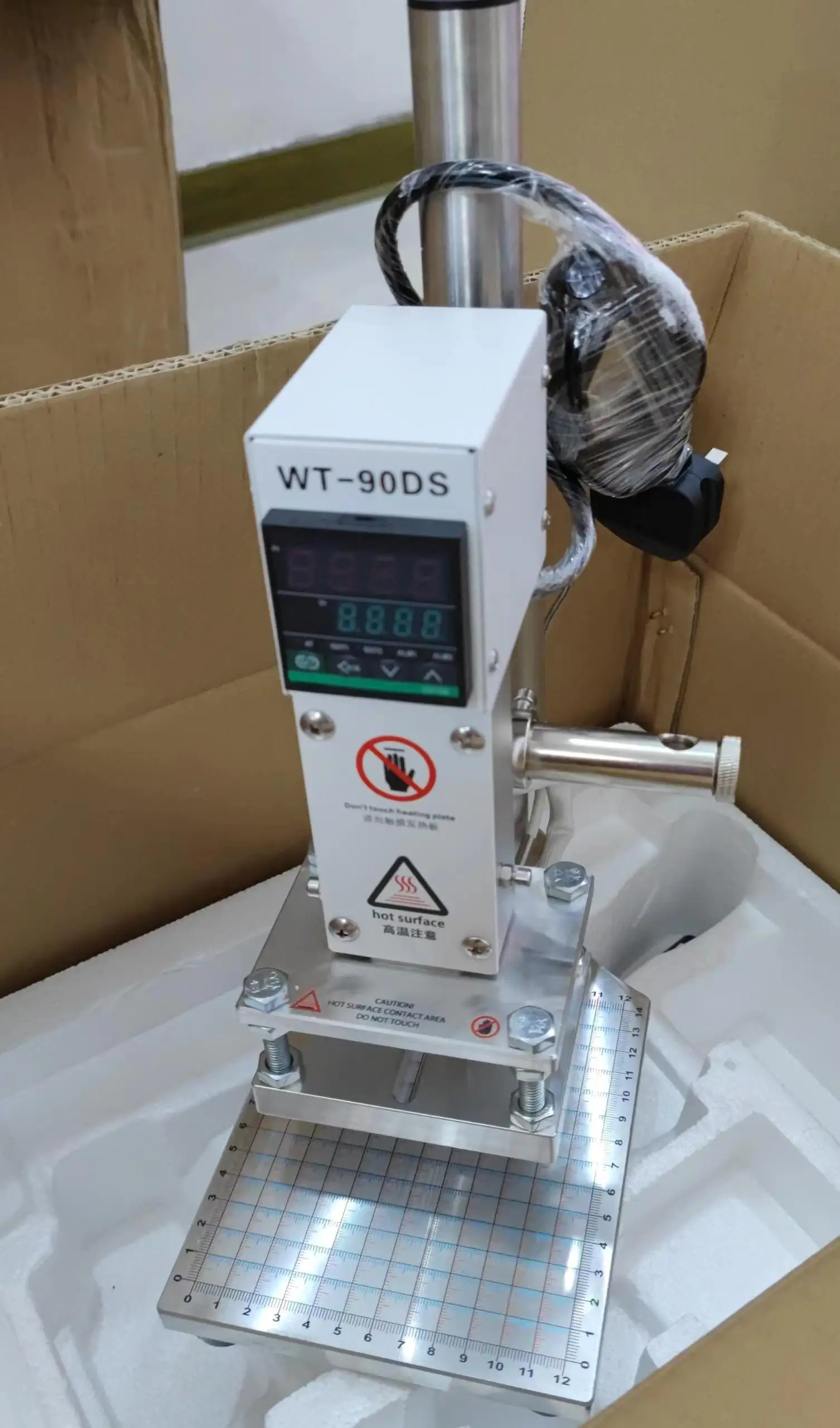 WT-90DS Hot Foil Stamping Machine Small Hot Stamping Machine for Foil Printing Leather Embossing Heat Pressing Machine 8*10cm