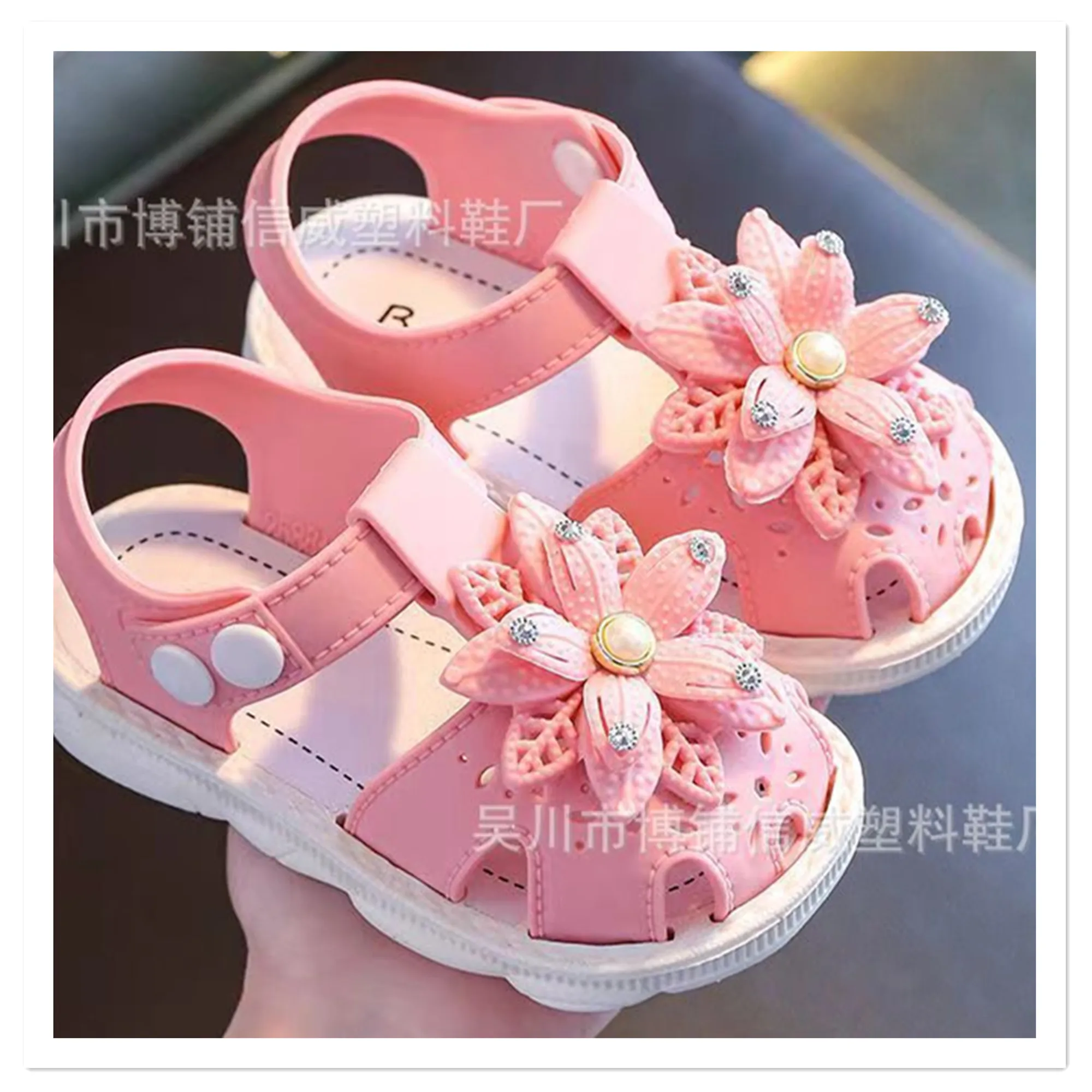 2023 nuove scarpe da bambino estive scarpe da principessa suola morbida scarpe da passeggio sandali da bambina traspiranti all\'ingrosso