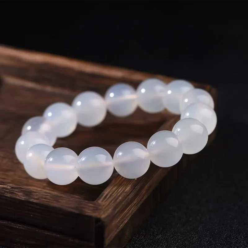 

Natural Ice White Agate Bracelet, Suitable for Daily Wear and Wearing Bracelet.