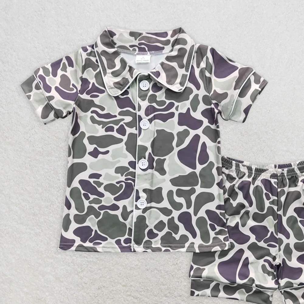 طقم قميص وسروال قصير بأزرار مموهة باللون الأخضر الفاتح للأطفال الصغار بأكمام قصيرة بيجامة صيفية مريحة تسمح بمرور الهواء للأطفال