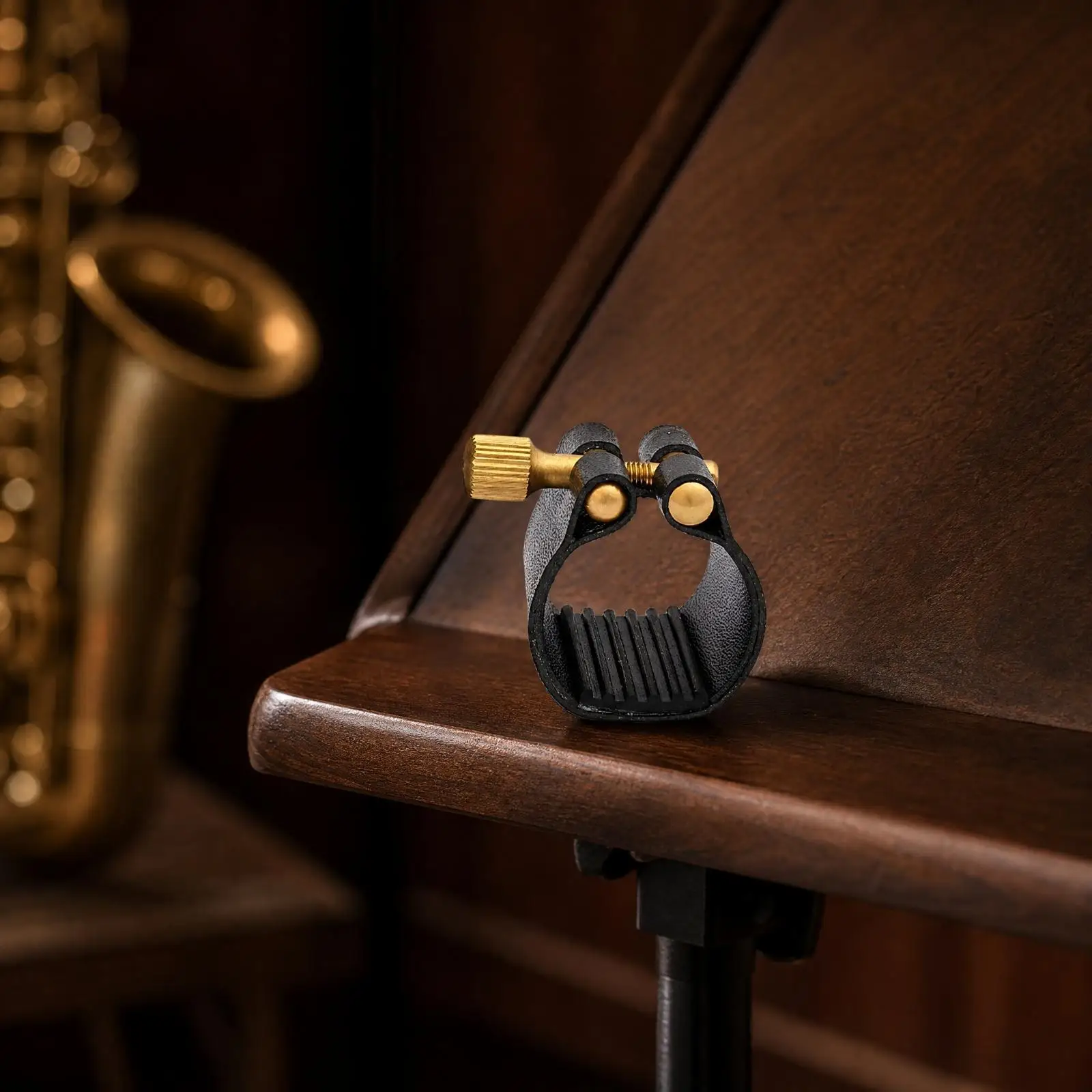 Woodwind Saxophone Ligature Leather Ribbed Pressure Section for Alto Tenor Clarinet Reed Secure Mounting Clip