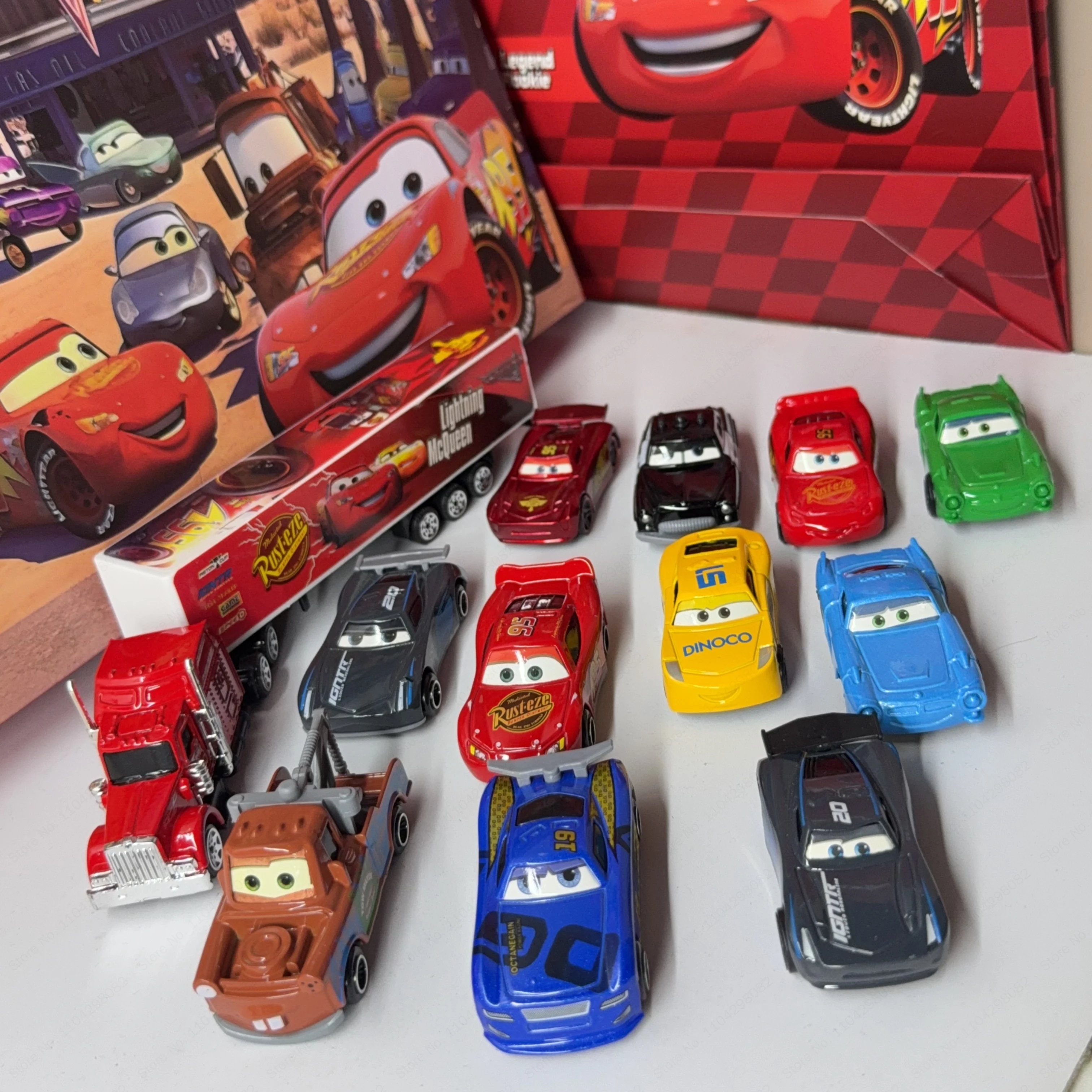 Heißer Verkauf: Cars 3 Legierung-Automodell-Set in Geschenkbox – Lightning Mc Transportable Trucks Rennfahrzeug-Spielzeug, Sammlerstück, Geschenk – Detail 5