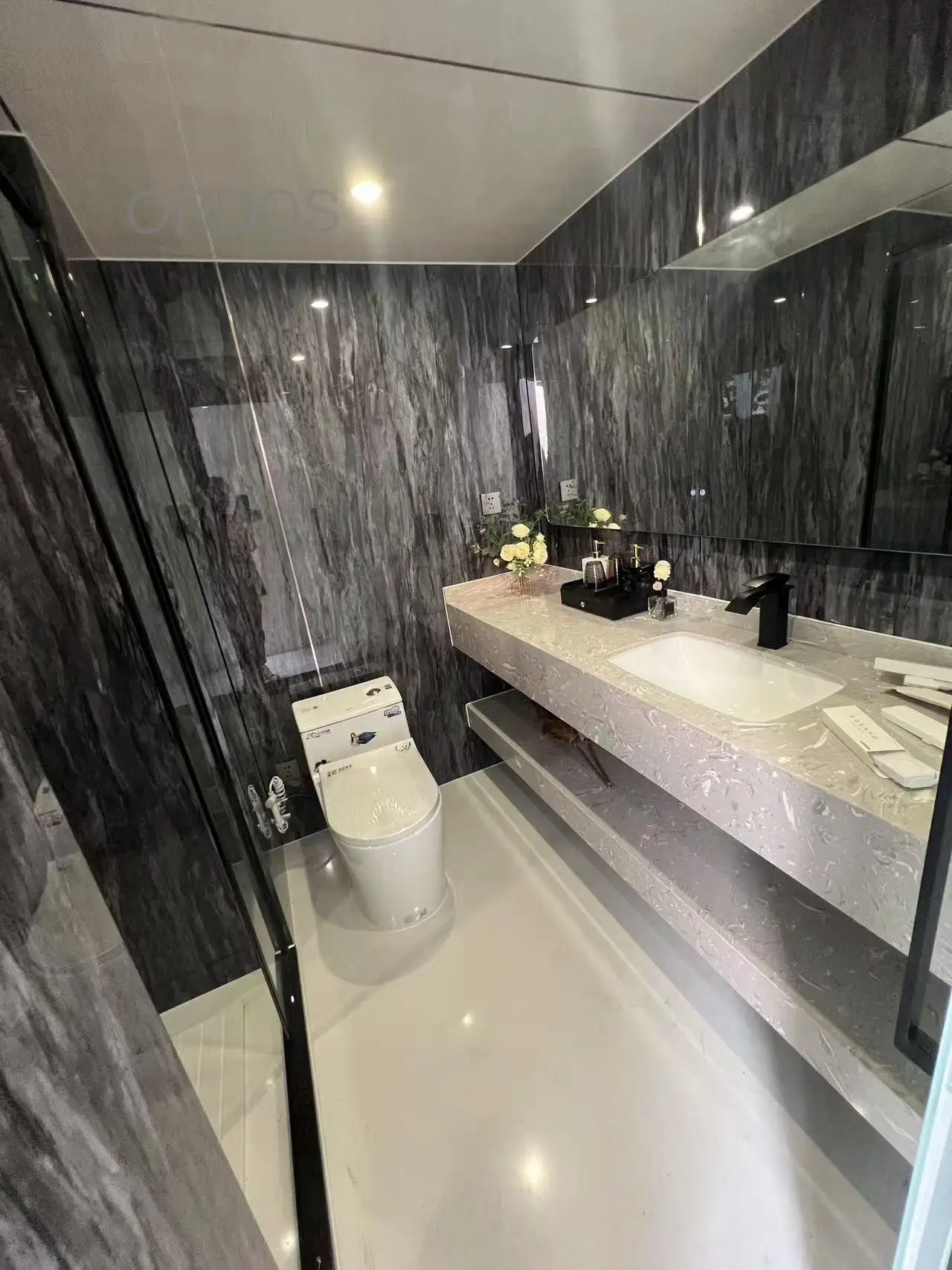 High Quality Luxury Tiny Casas Prefabricated Steel Space Capsule Modern Industrial Mobile House Villa Hotel Outdoor Cheap Mobile