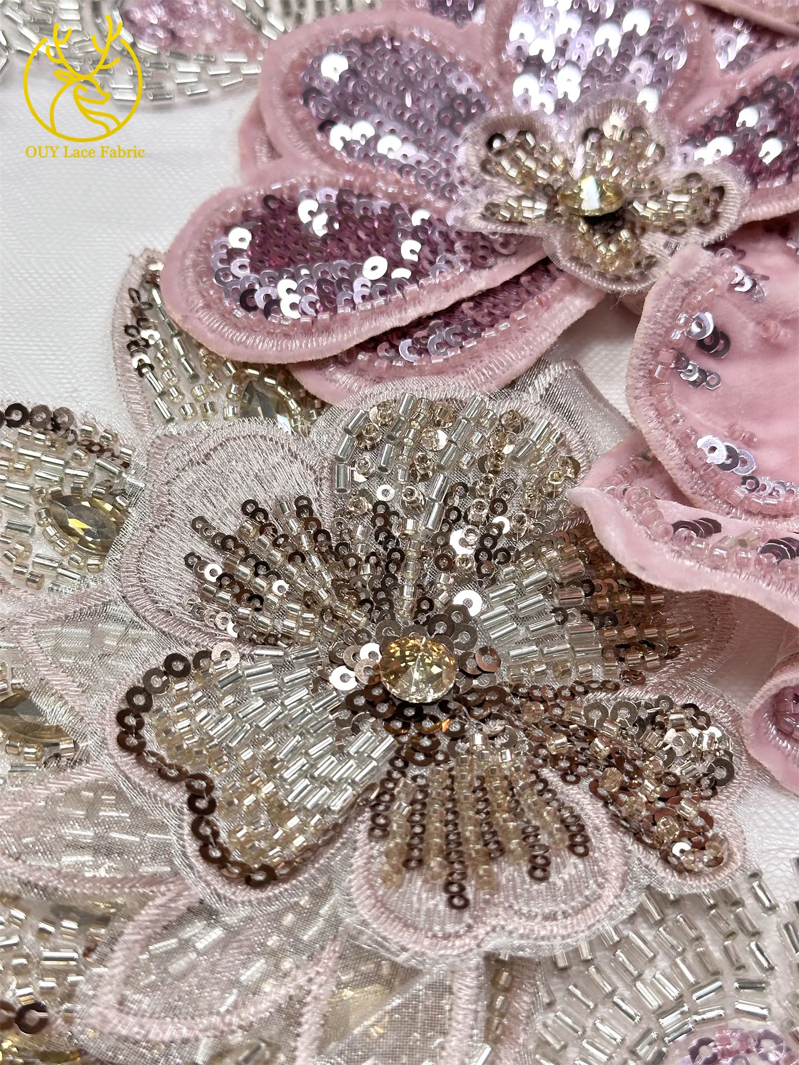 Handgefertigter Luxus Maßgeschneiderter 3D-Stickerei-Blumen-Edelstein-Spitzenstoff Afrikanischer Perlen-Pailletten-Spitzenstoff für Brautkleider – Detail 7