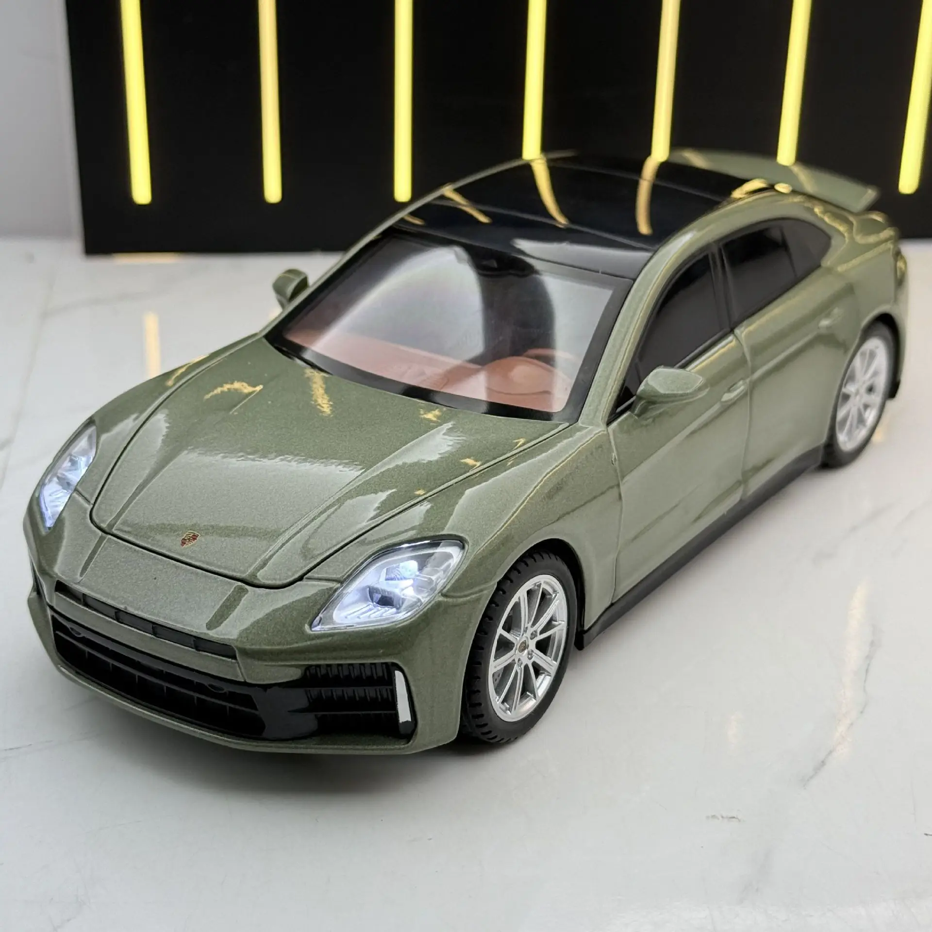 1:24 파나메라 시뮬레이션 합금 고급 세단 자동차 모델 사운드 및 라이트 풀백 장난감 자동차 장난감 소년 컬렉션 장식 선물