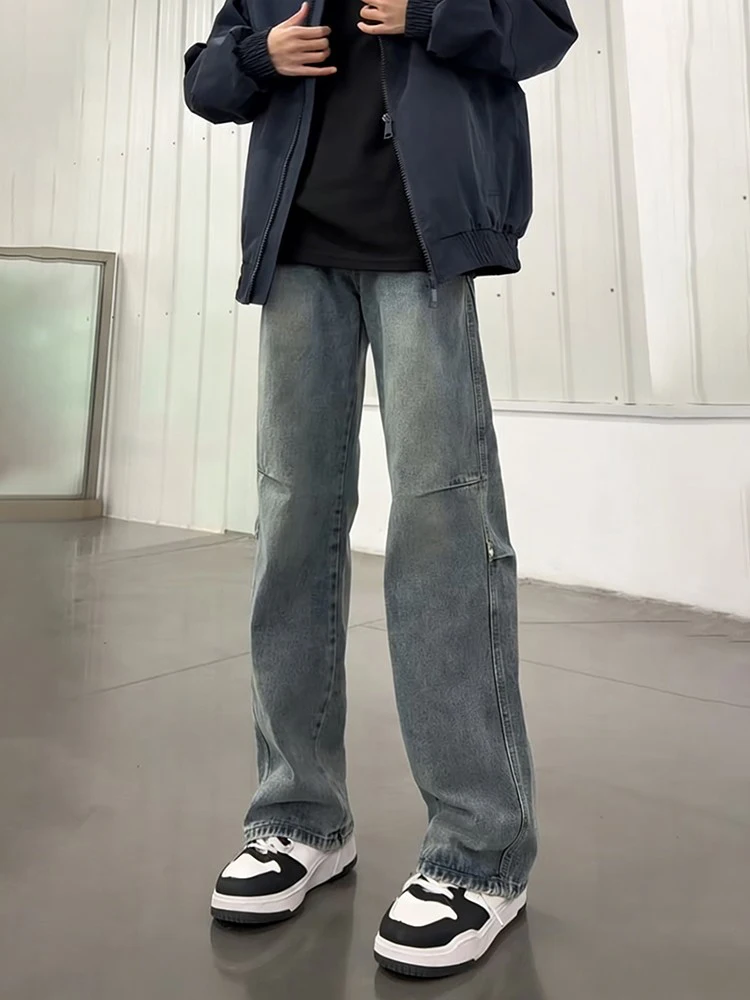 

Мужские джинсы в стиле ретро, американские, синие, прямого кроя, с дизайнерскими элементами, маленькими заклепками, визуально удлиняющие ноги, с низкой посадкой и эффектом складок