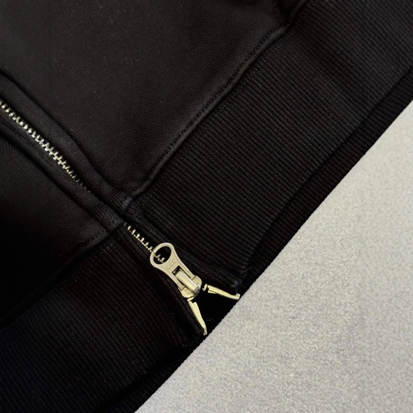 

Осенне-зимний новый модный темный принт с черепом в стиле ретро, трендовый кардиган с капюшоном на молнии для мужчин и женщин