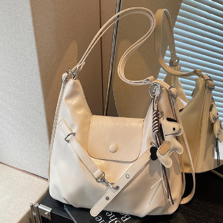 

2026 New Casual Retro Large-capacity Tote Bag Women's Commuter Shoulder Bag High-end Lazy Wind Messenger Bag