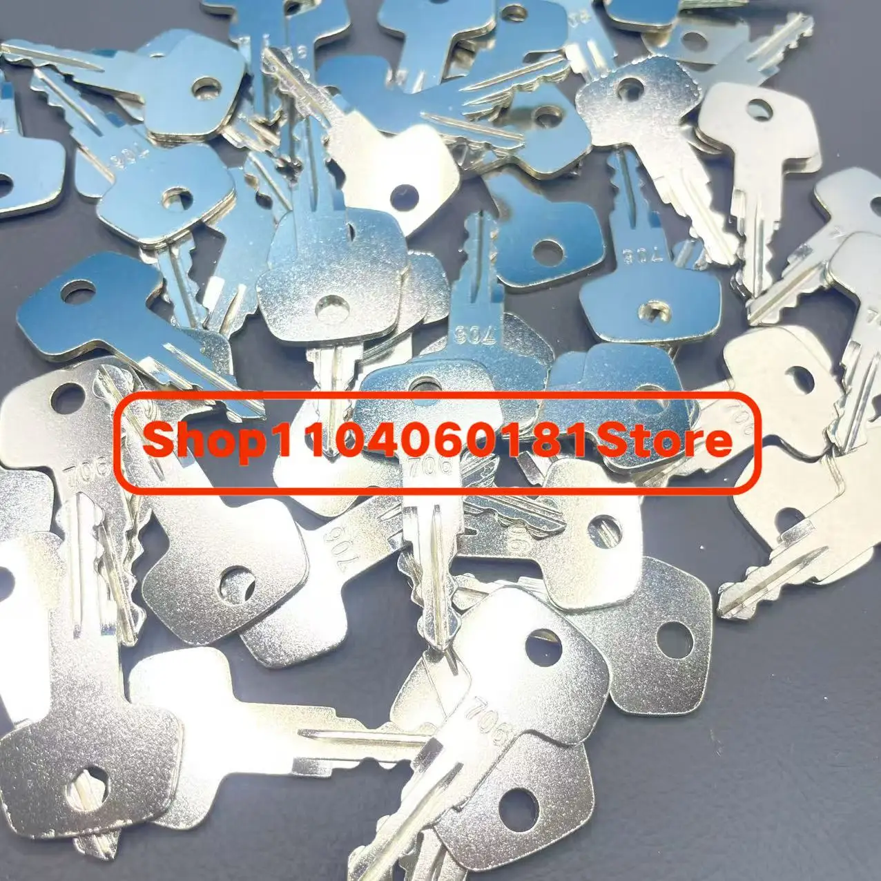 

1 PCS 706 Ignition Key fits For Liebherr Excavator Fuel Cap Fuel Cap Key suits for Liebherr