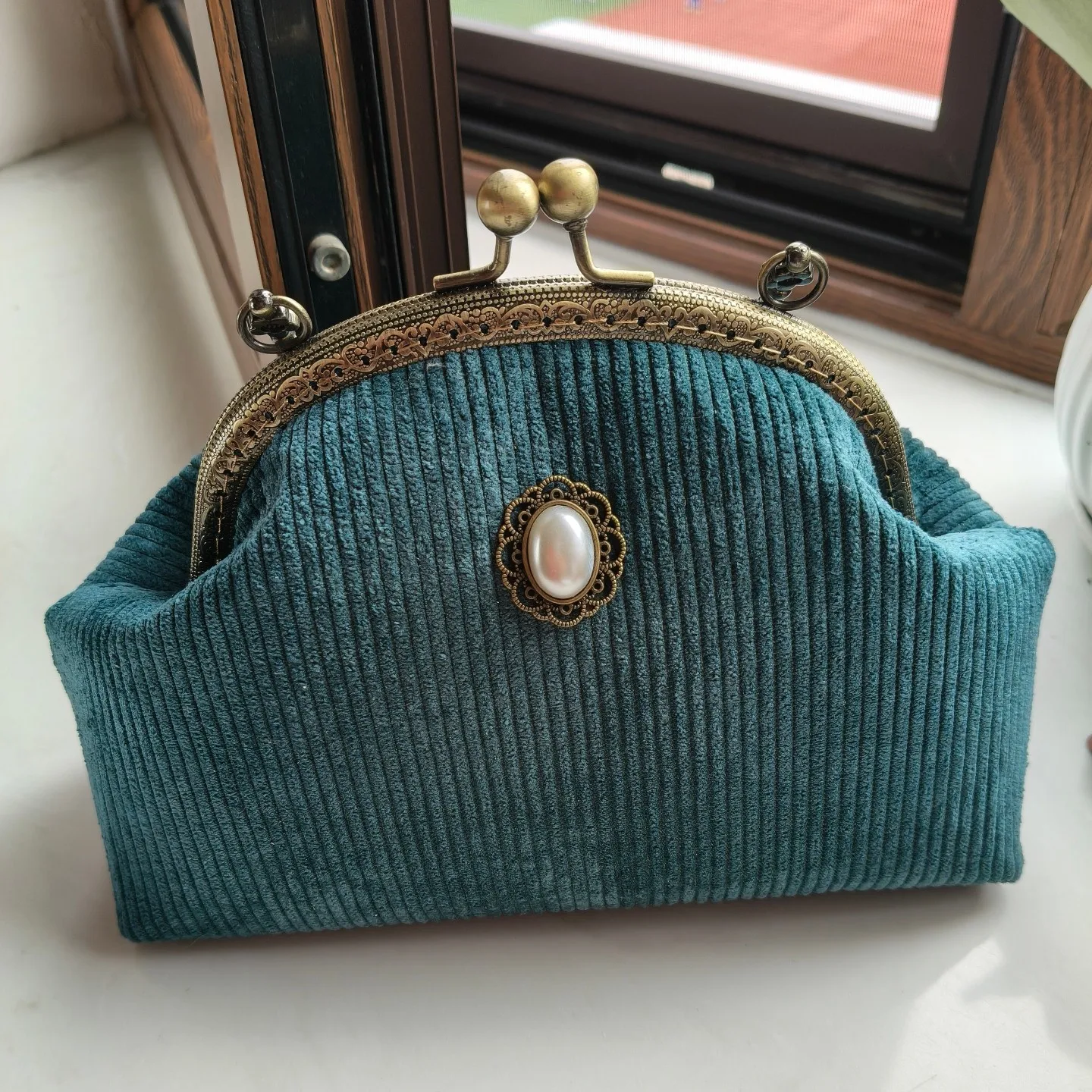 

Lost in Vintage Velvet Clutch Kisslock Bag A Bronze Kiss Lock Frame Clutch