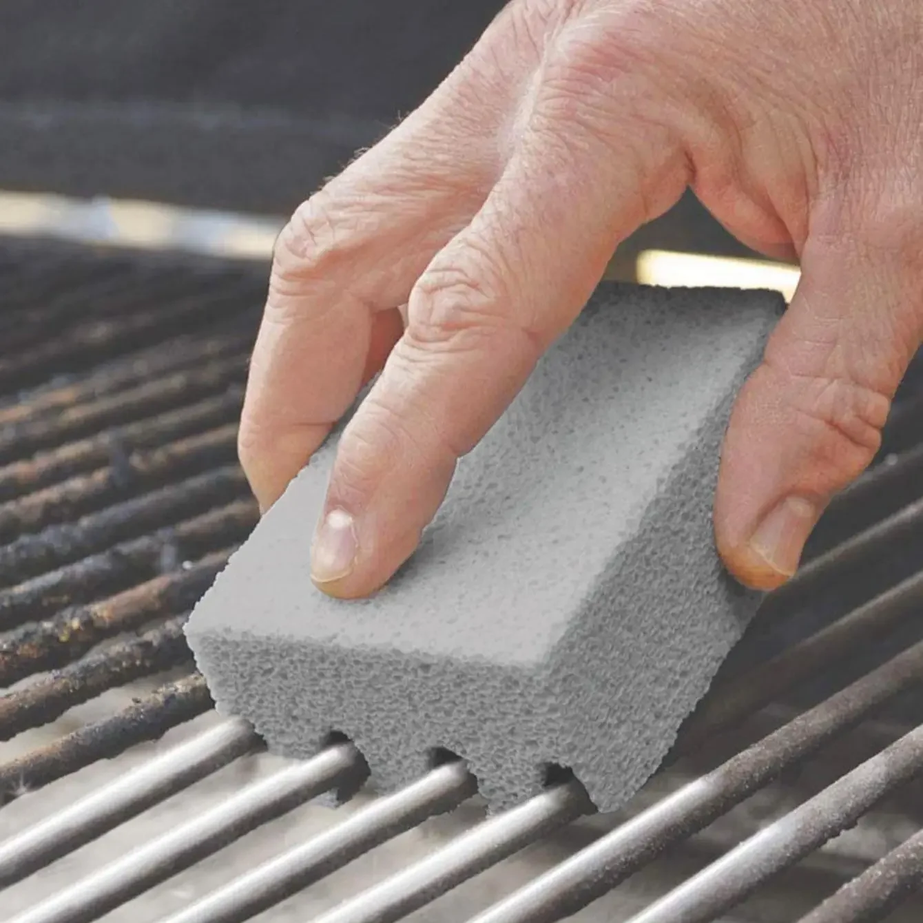 1/2pcs BBQ Grill Cleaning Brick, Handheld Stone Scraper for Barbecue Rack Stains Grease, Reusable Kitchen Cleaning Gadget