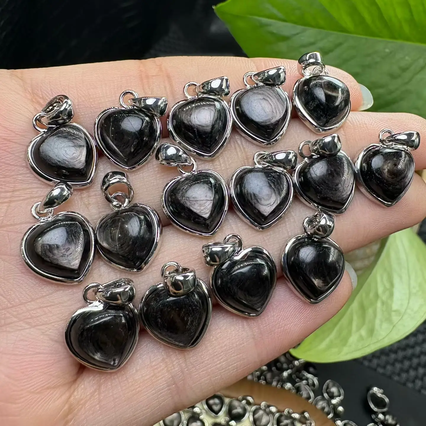 1 Pc Fengbaowu Natural Hypersthene Heart Pendant 10MM Heart Reiki Healing Stone Gift For Women Men