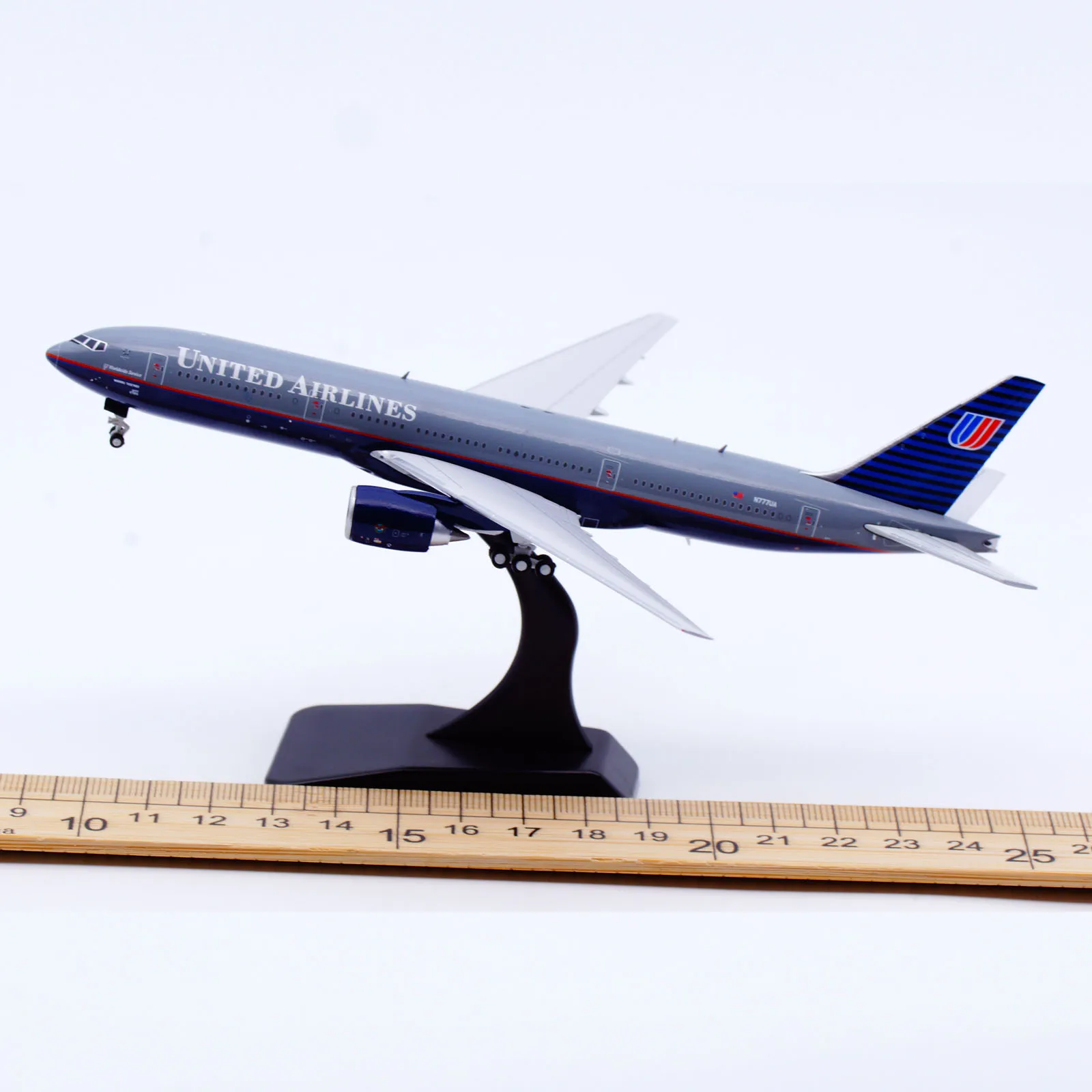 XX40206 Alloy Collectible Plane Gift JC Wings 1:400 United Airlines Boeing B777-200 Diecast Aircraft Jet Model N777UA With Stand