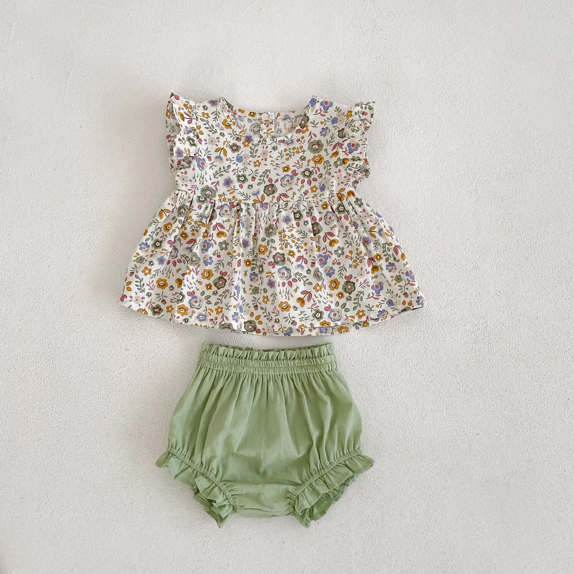 Summer Baby Girls Little Flowered Flared Sleeve Pullover Top + Bread Shorts 2-Piece Set