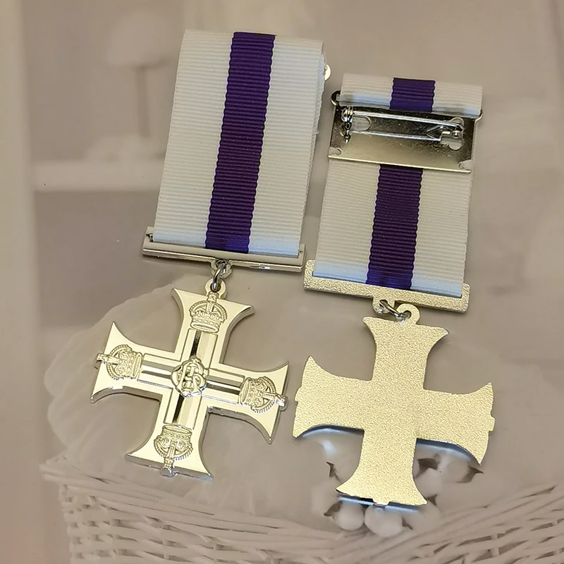 United Kingdom Cross Badge Brooch Pin Medal Emblem Home Decoration Reproduction