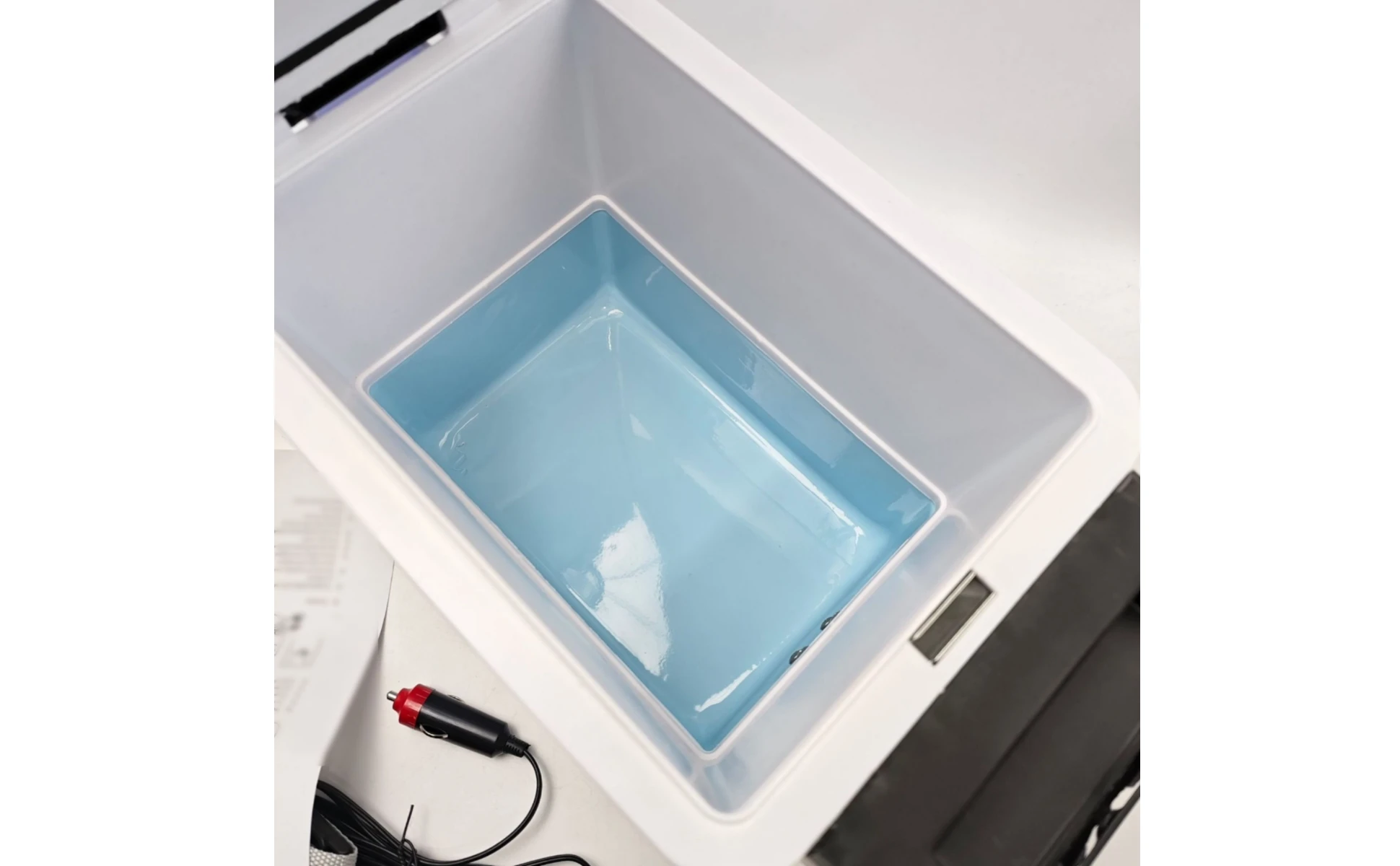 Thermoelectric Car Fridge Cool and Warm Portable Electric Cooler 12 Volt Cooler Cup Holders Portable Refrigerator Compact