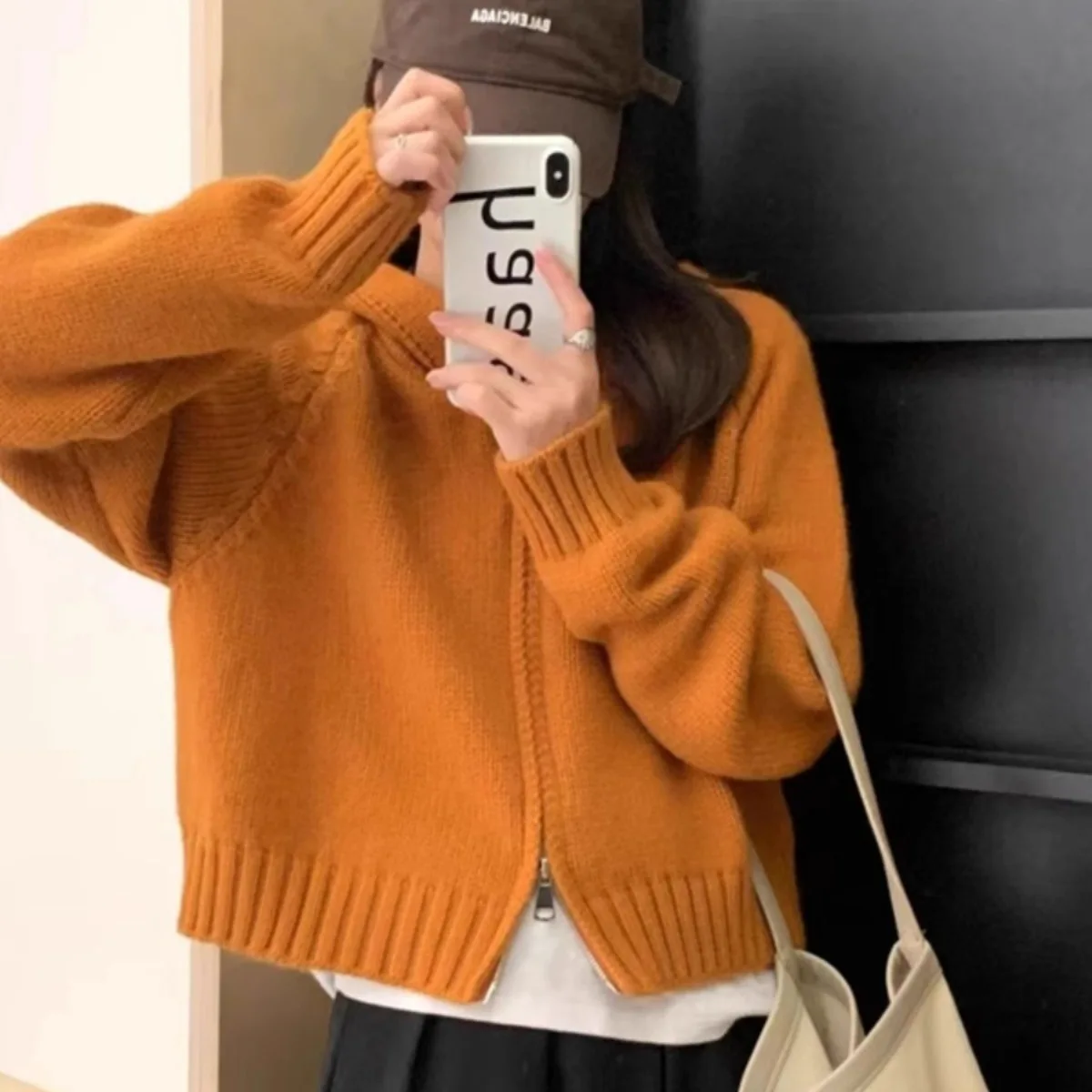 

Autumn Winter Comfortable Polyester Blend Ladies Hooded Knitted Sweater Jacket Double Zipper Casual Style Short Cardigan