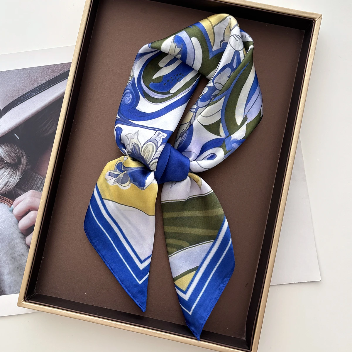 Design-Print Seidenimitat-Schal für Damen, quadratische Haarbänder, Foulard, weibliches Bandana, Halstuch, Stirnbänder, Neu 2026 – Detail 8