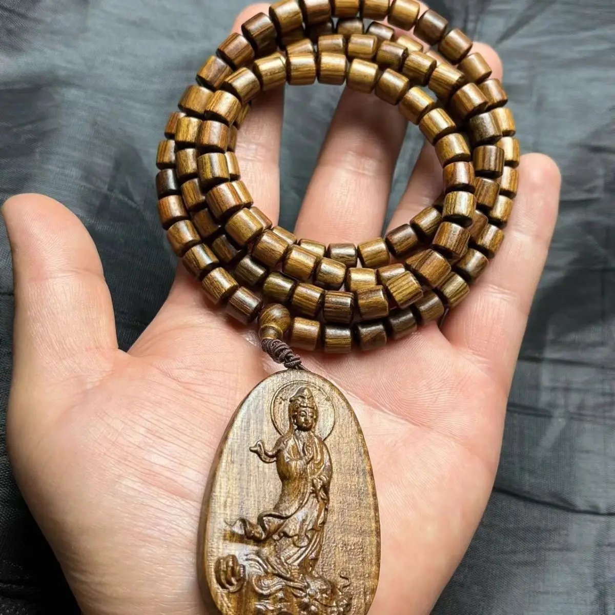 

UMQ Natural Agarwood Size Pendant Width 4cm × 6cm Weight 50G Guanyin Chain Set for Lovers