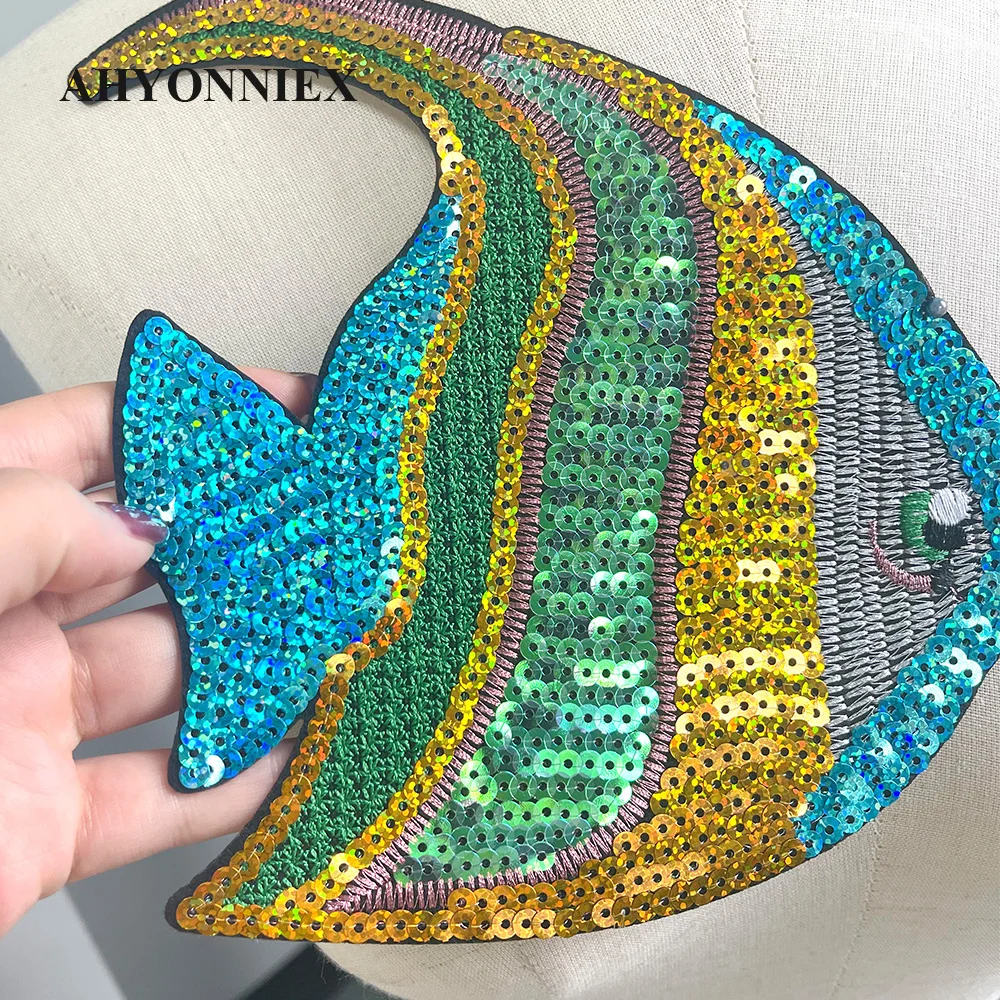 

1 Piece 22*15 cm Sequins Fish Patch Shining Iron on Patch for Garment Decoration DIY Applique Clothing Accessories Back Adhesive