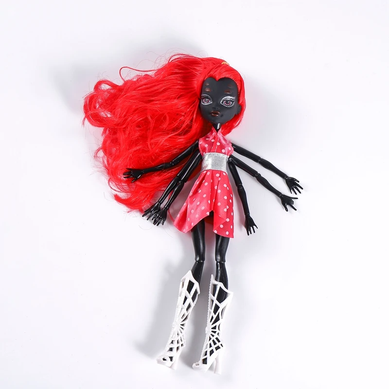 1pcs High Quality Fasion Monster toys Draculaura/Clawdeen Wolf/ Frankie Stein / Black WYDOWNA Spider Moveable Body Girls Toys