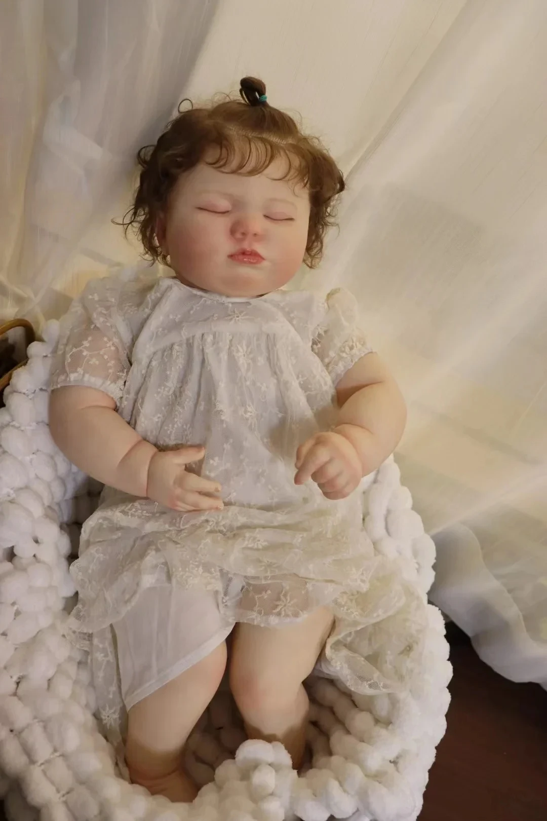 Ekskluzywna oferta St.Store: 23-calowa lalka Reborn, śpiąca, ręcznie malowana, gotowa.
