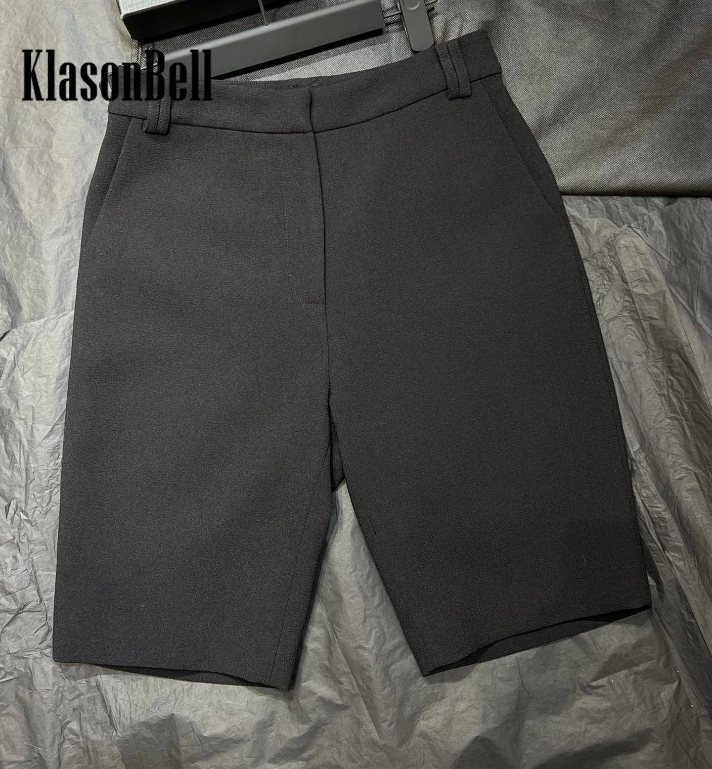 2.28 KlasonBell 2024 Spring New Black White Spliced Short Sleeve Back Zipper Blouse Top Or Knee Length Pants Set Women