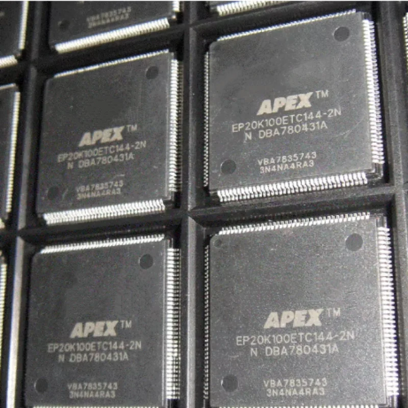 2PCS New EP20K100ET…