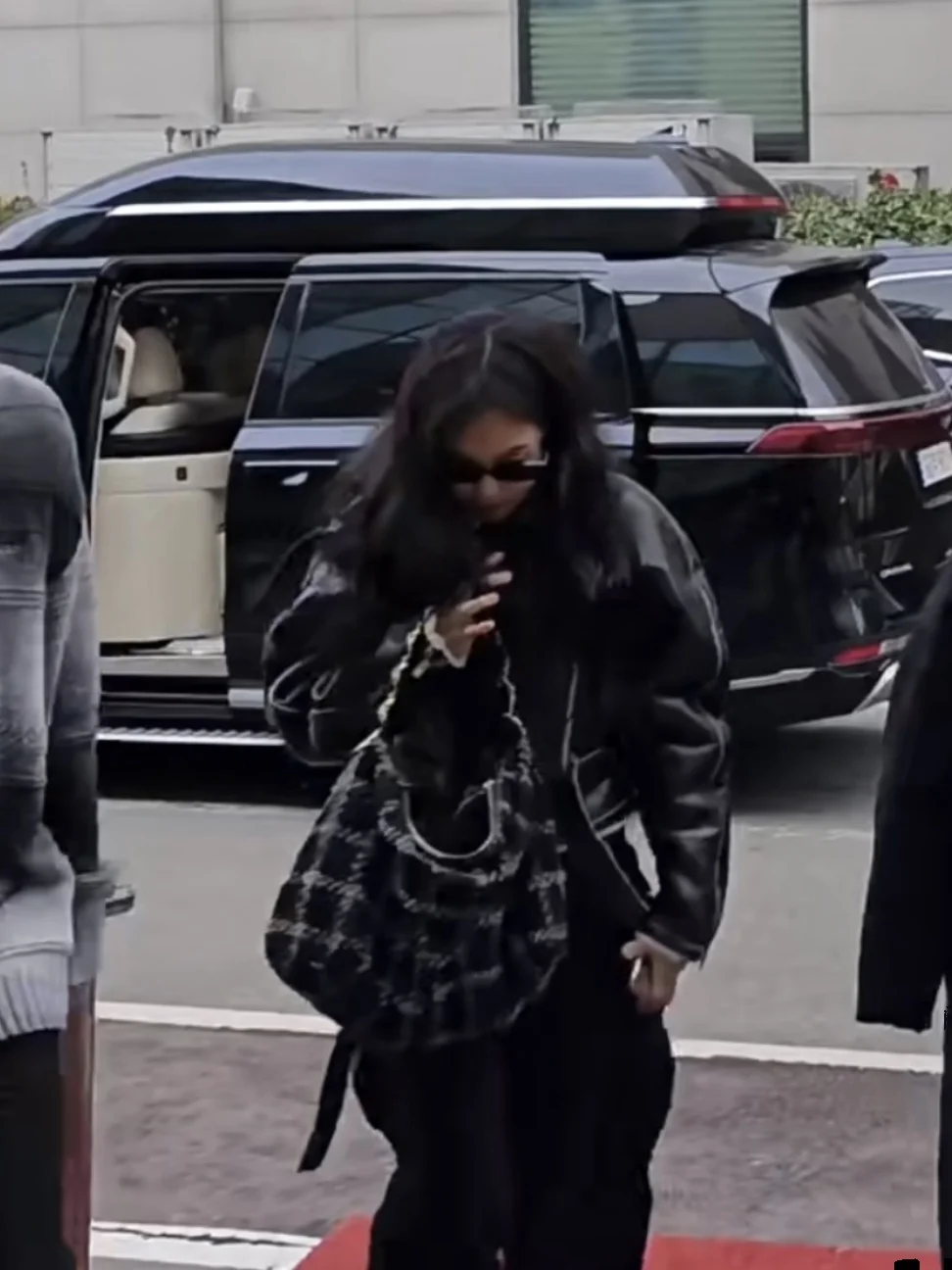 제니 빈티지 블랙 PU 가죽 양털 칼라 롱 슬리브 오토바이 재킷 트렌디 여성 코트 스트레이트 튜브