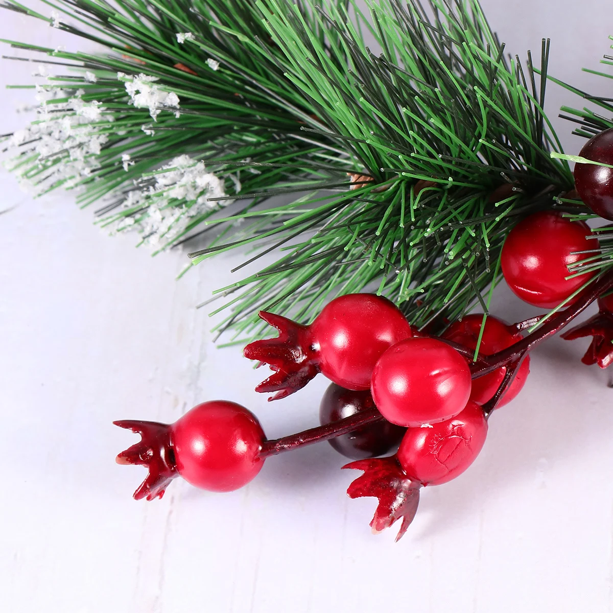 

Handmade Resin Berry Wreath Garland Artificial Swag Home Decor Front Door Wall Garden Wedding Christmas Party Ornament Gift
