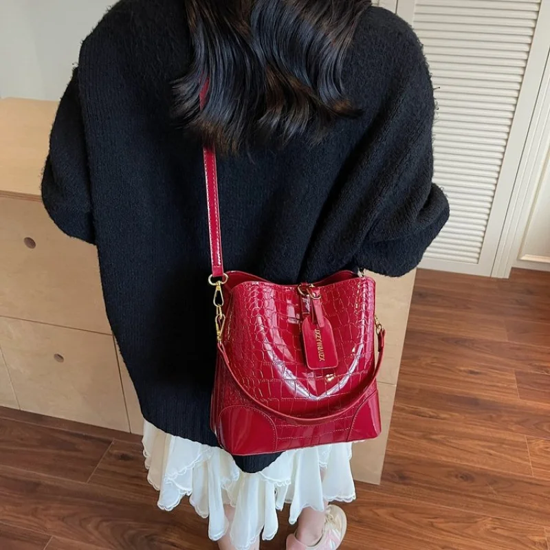 

Casual Simple Vintage Crossbody Bag For Women Solid Color Trendy Fashion Commuter Use Everyday Elegance