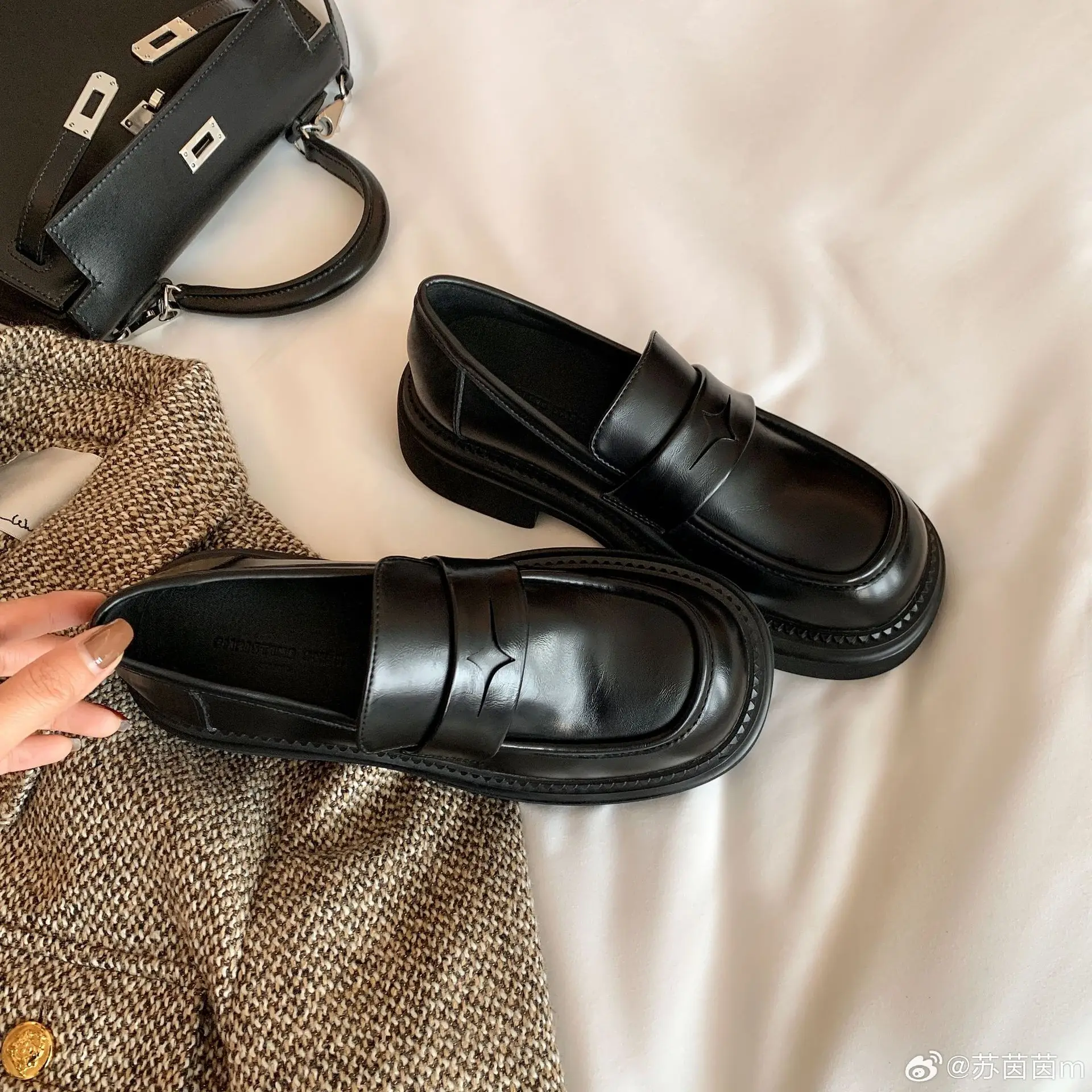 

Brown Loafers Women Japanese School Students JK Uniform Shoes Round Toe Women Girls Retro Round Toe Lolita Cosplay Shoes