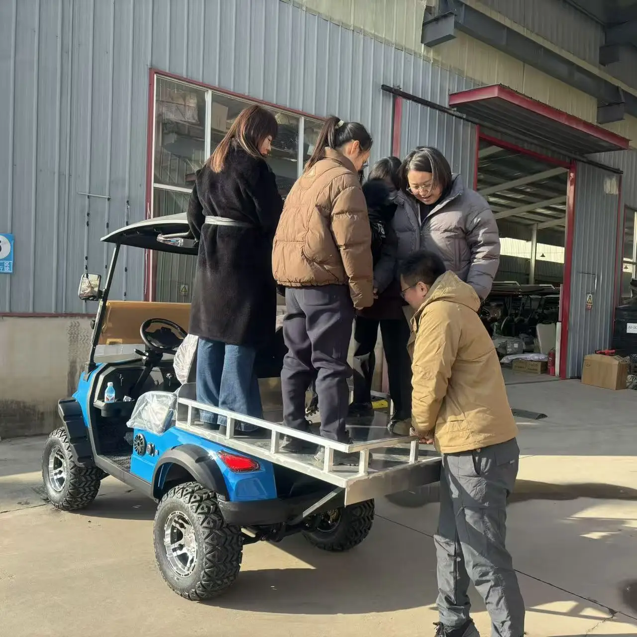 Electric Golf Cart Rustproof with Rear Cargo Box 48/60/72V Battery 4000/5000/7500W Motor 2/4/6 Seat Club Car by Lead/Lithium