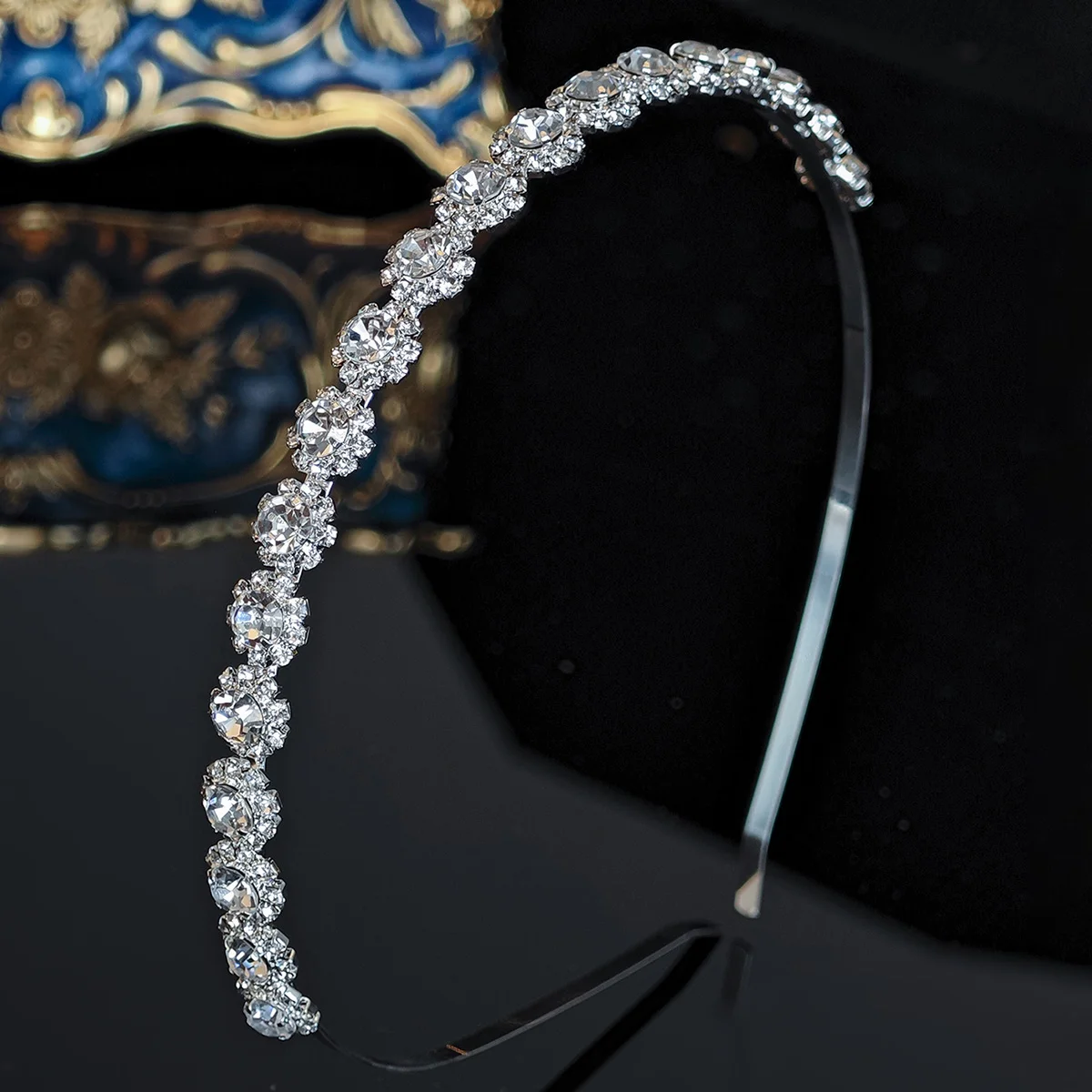 Einfache Kristall Damen Haarbänder Mode Legierung Mori Prinzessin Stirnband Kopfschmuck Party Urlaub Schmuck Haarschmuck Tiara – Detail 7