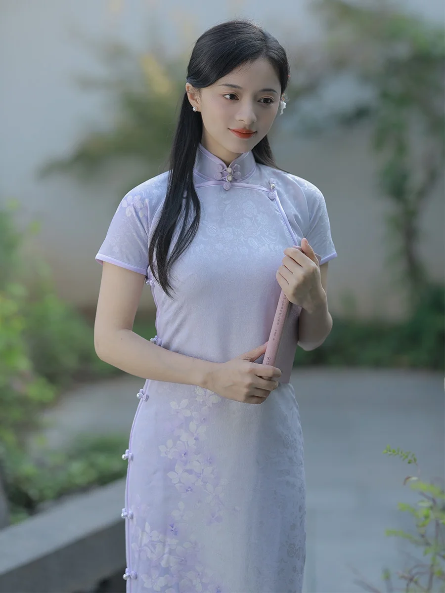 

Длинное платье с двойными разрезами и узором в виде фиолетовых орхидей для молодых женщин 20- и 30-летнего возраста, повседневная одежда, полиэстер.