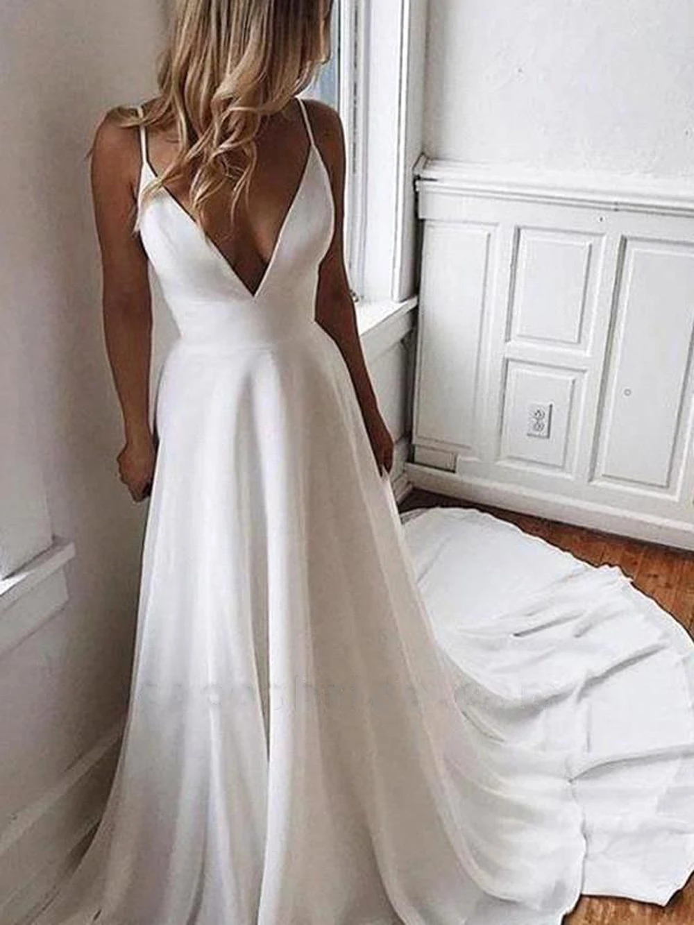 Summer A Line Simple White Wedding Dress V Neck Bridal Party Gown Long Boho Beach Spaghetti Straps Vestido De Noiva Customized