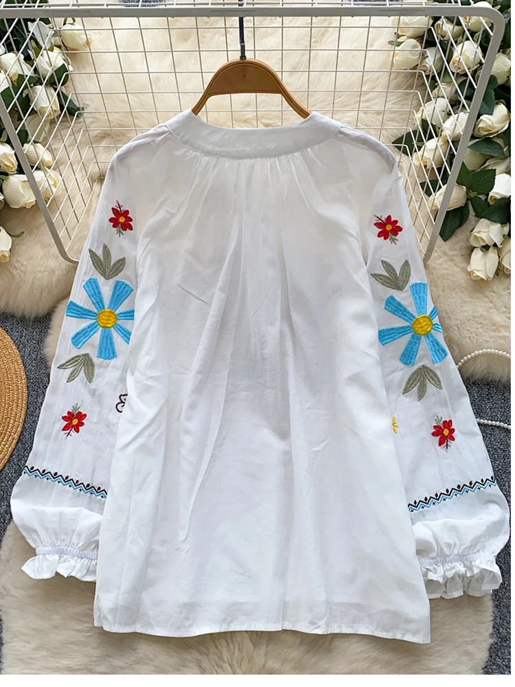 Blusa Vintage bohemia con bordado pesado, camisa con manga acampanada y cuello redondo para mujer, Top informal holgado de otoño 2025 para mujer BL223