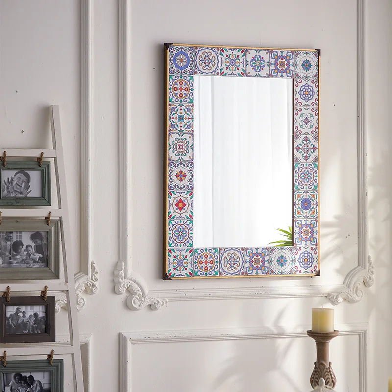 miroir-mural-demi-corps-de-style-marocain-artisanat-emaille-style-cour-royale-avec-relief-carre-a-fixer-au-mur